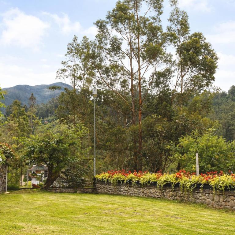 Vacaciones en Cuenca, quédate en Picota Cucho una encantadora quinta VIP con jacuzzi, turco, zona BBQ a 10km del centro de la ciudad - 20 huéspedes - 3 habitaciones - Three-Bedroom Villa - 84