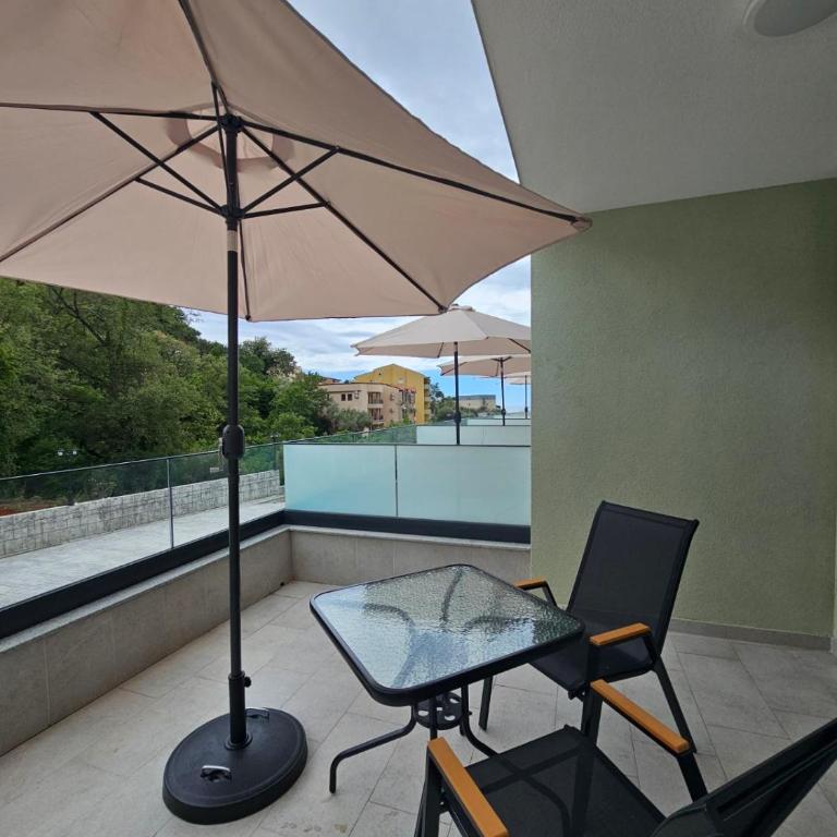 Sound of Silence Apartments - One-Bedroom Apartment - 12