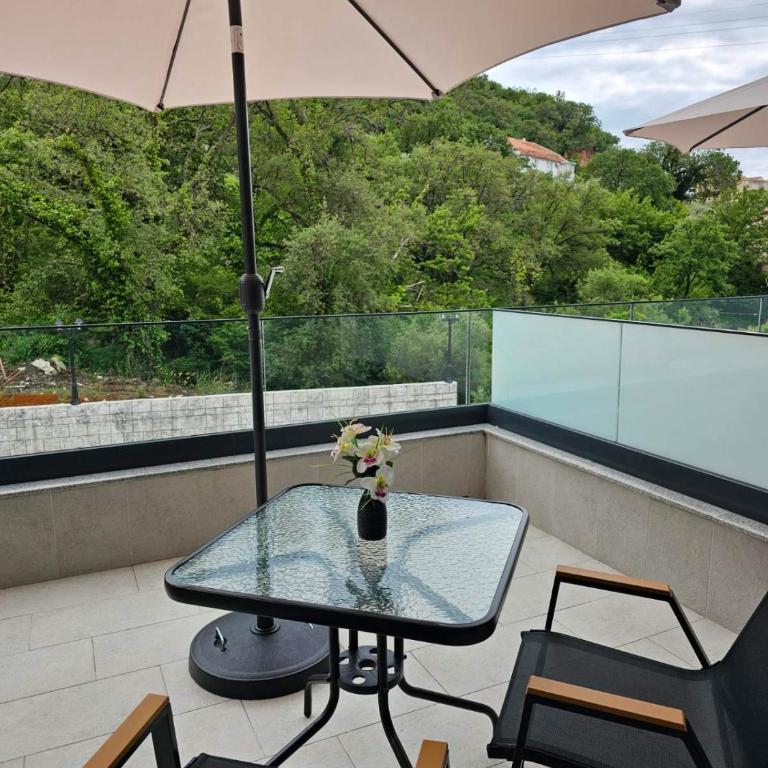 Sound of Silence Apartments - One-Bedroom Apartment - 9