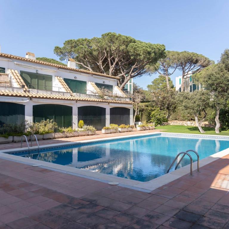 Calella, terraza privada y piscina - Apartamento - 1