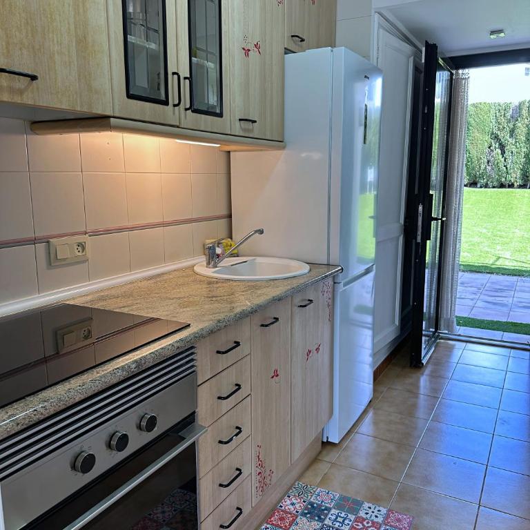 Calella, terraza privada y piscina - Apartamento - 8