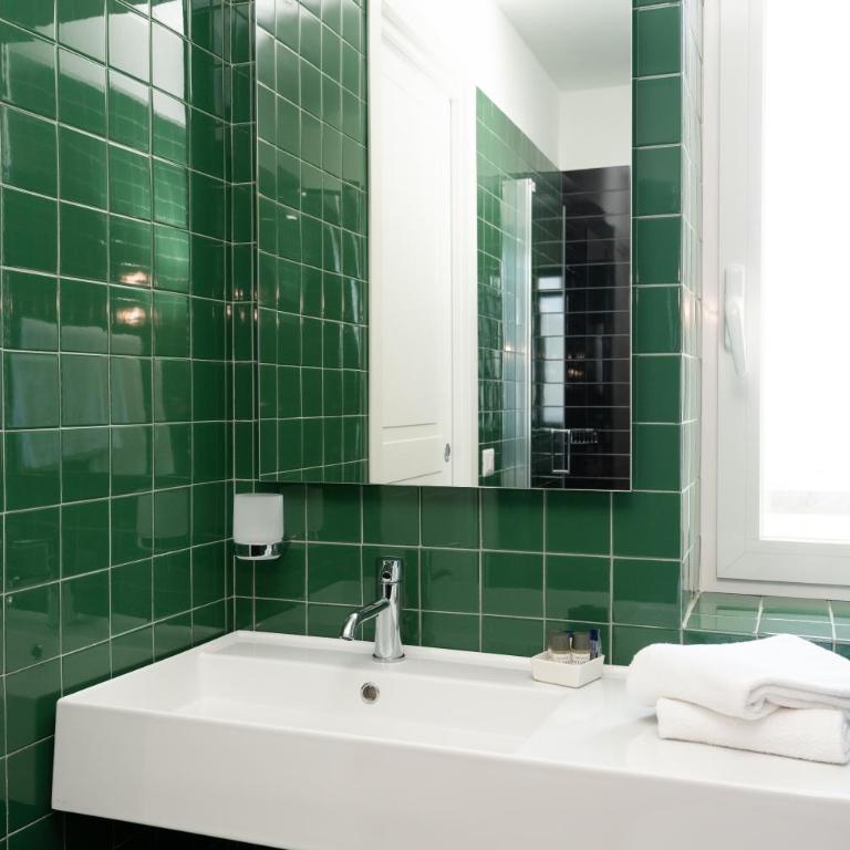 Vanity Suite - Camera Matrimoniale Deluxe con Balcone e Vista Mare - 15