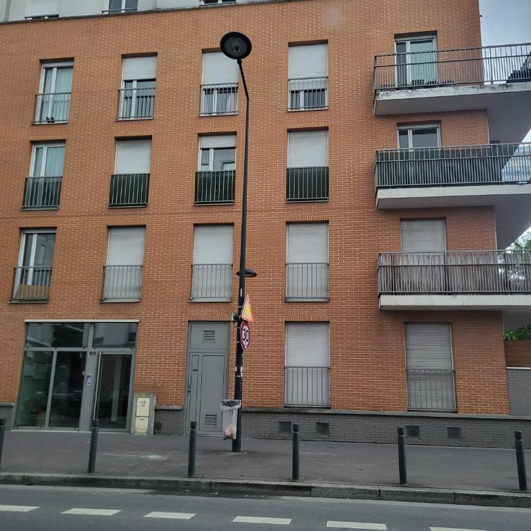 Magnifique appartement de 2 chambres proche du Stade de France et de Paris Vous y trouverez sécurité et confort - Two-Bedroom Apartment - 7
