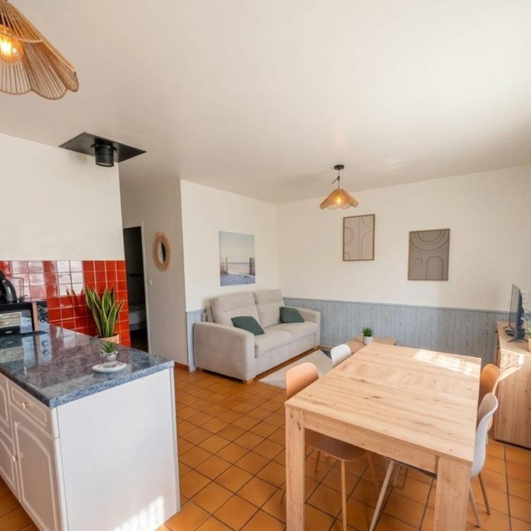Chaleureuse maison tout proche des commerces - Maison de Vacances - 1