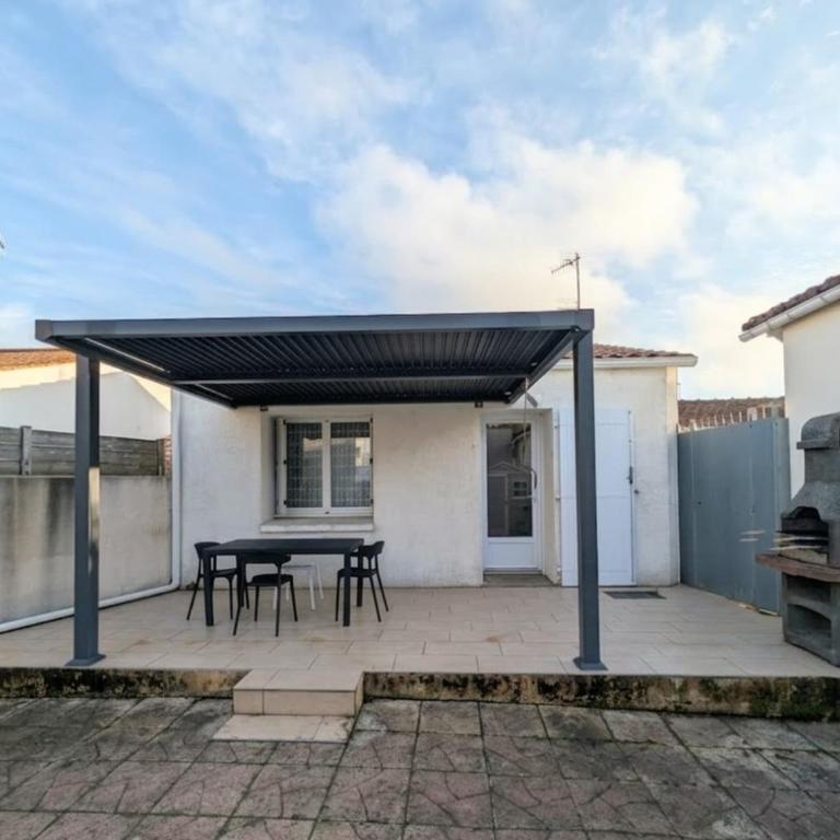 Chaleureuse maison tout proche des commerces - Maison de Vacances - 3