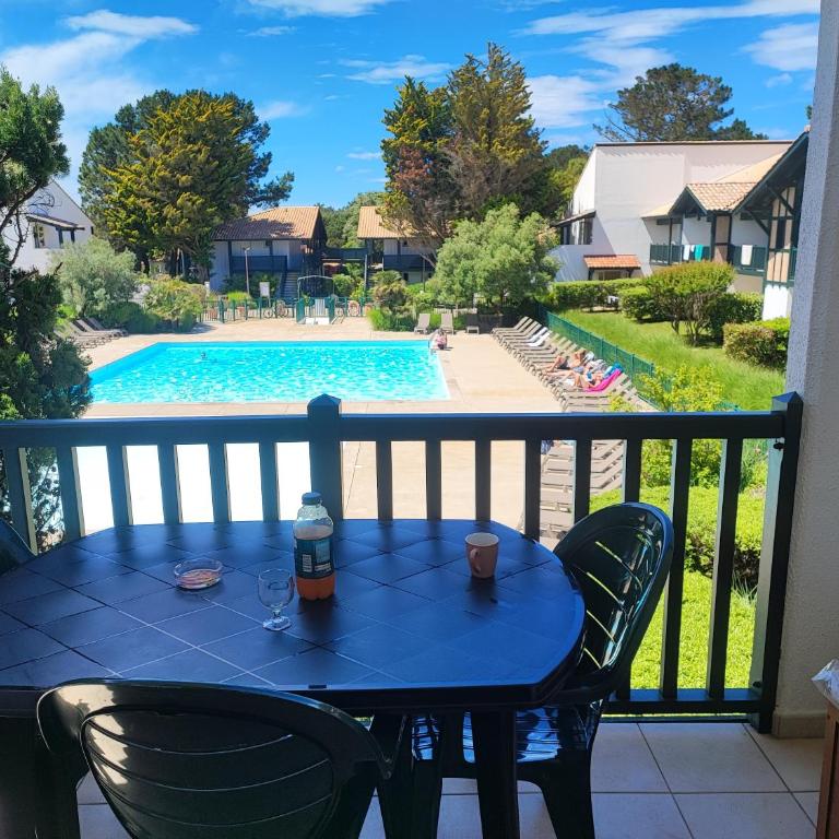 Studio dans résidence Pierre et Vacances avec vue sur piscine entre plage et golf - Studio avec Balcon - 3