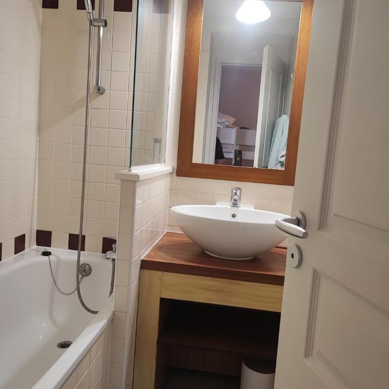 Studio dans résidence Pierre et Vacances avec vue sur piscine entre plage et golf - Studio avec Balcon - 16