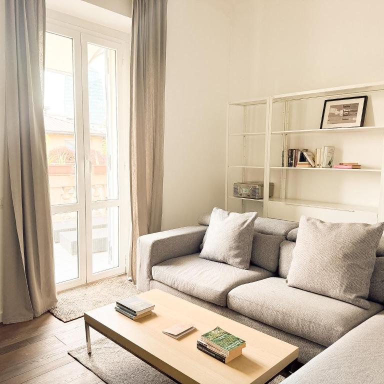 Brera Sun Terrace, Light-Filled 4th R Floor Gem - Appartamento con 1 Camera da Letto - 4