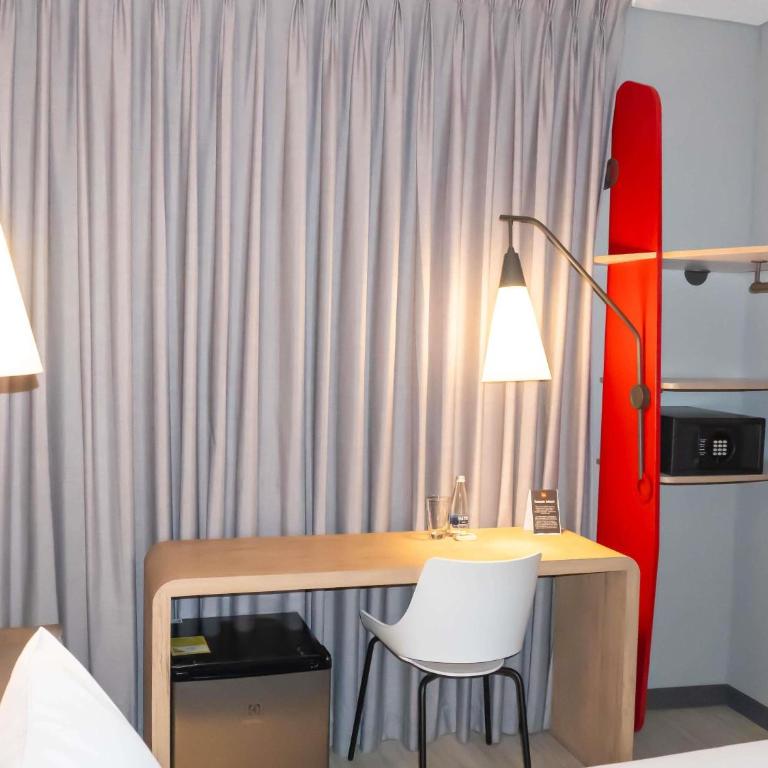 ibis Cucuta - Habitación Superior Plug & Play con cama grande - 1