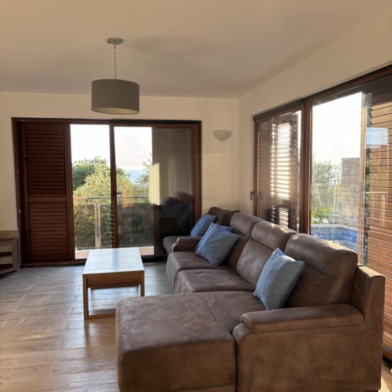 Villa Rijeka Rezevici - Vila sa Sopstvenim Bazenom - 13