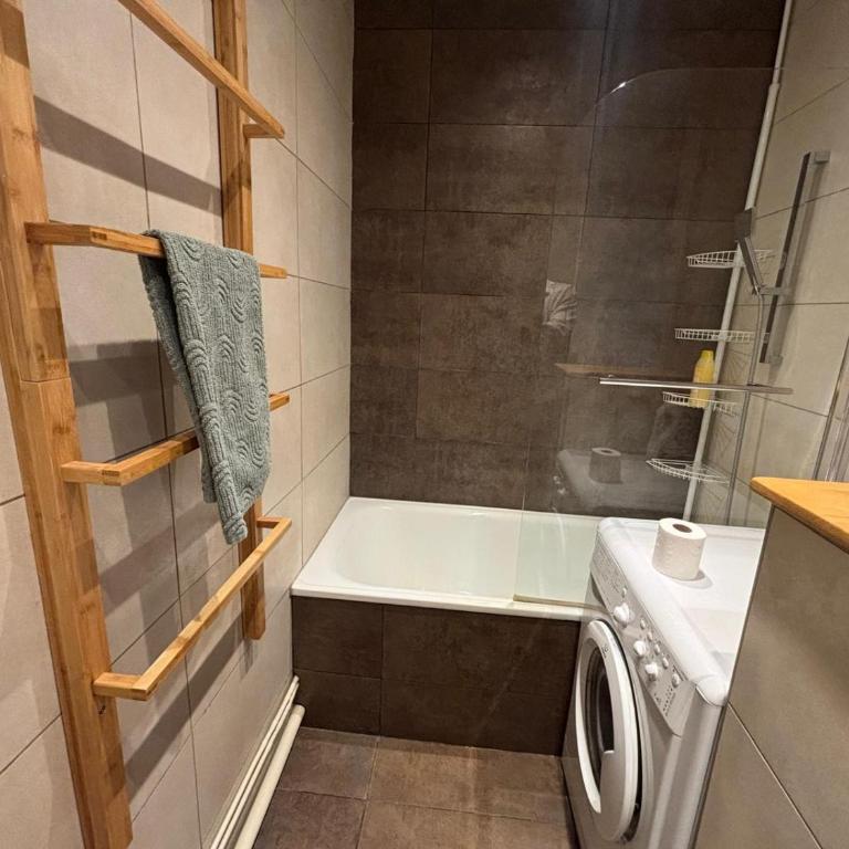 Hyper centre avec parking place Jean Moulin - Three-Bedroom Apartment - 20