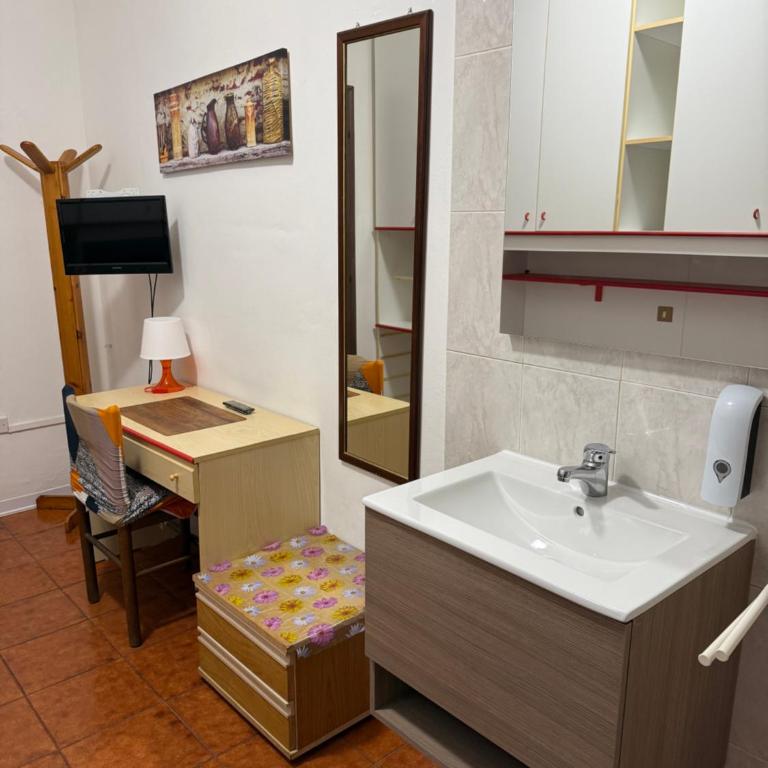 La Suite & Al Giardino - Camera Singola con Bagno in Comune - 5