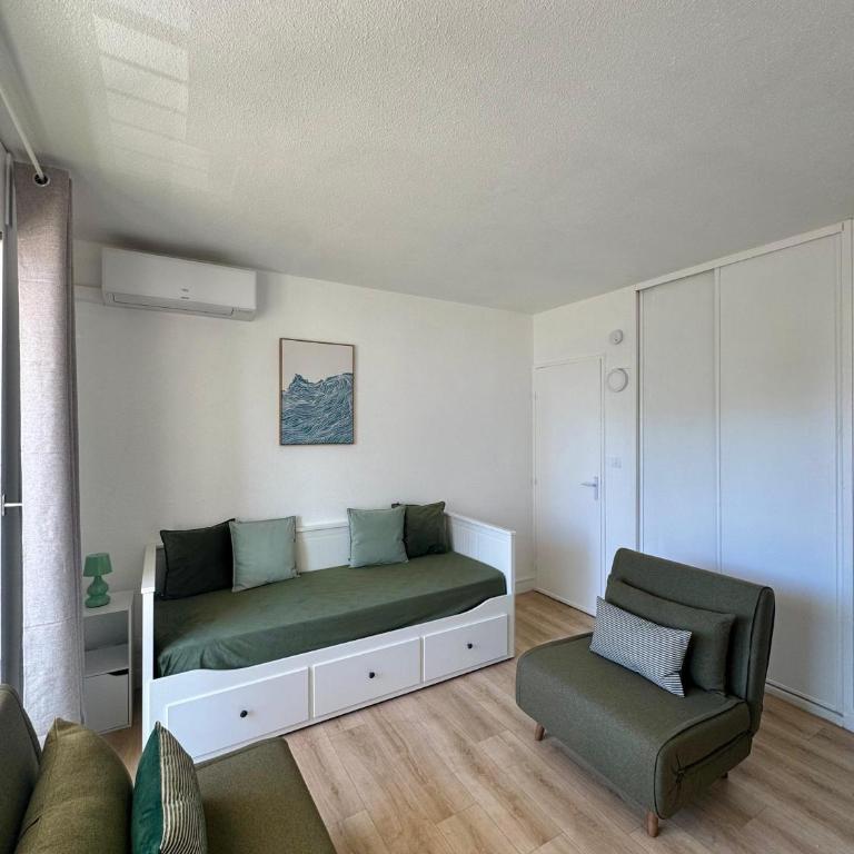 Studio climatisé avec terrasse PLAGE PORT & CENTRE à PIED Accès autonome - Estudio con terraza - 7