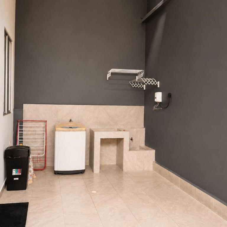 Modern, quiet and private apartment - Three-Bedroom Apartment - 13