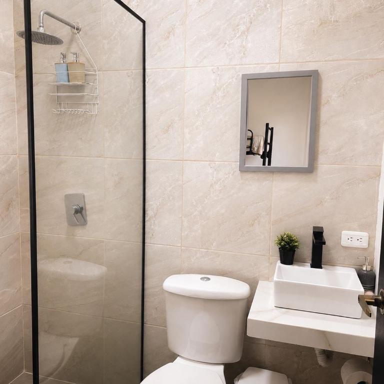 Modern, quiet and private apartment - Three-Bedroom Apartment - 9