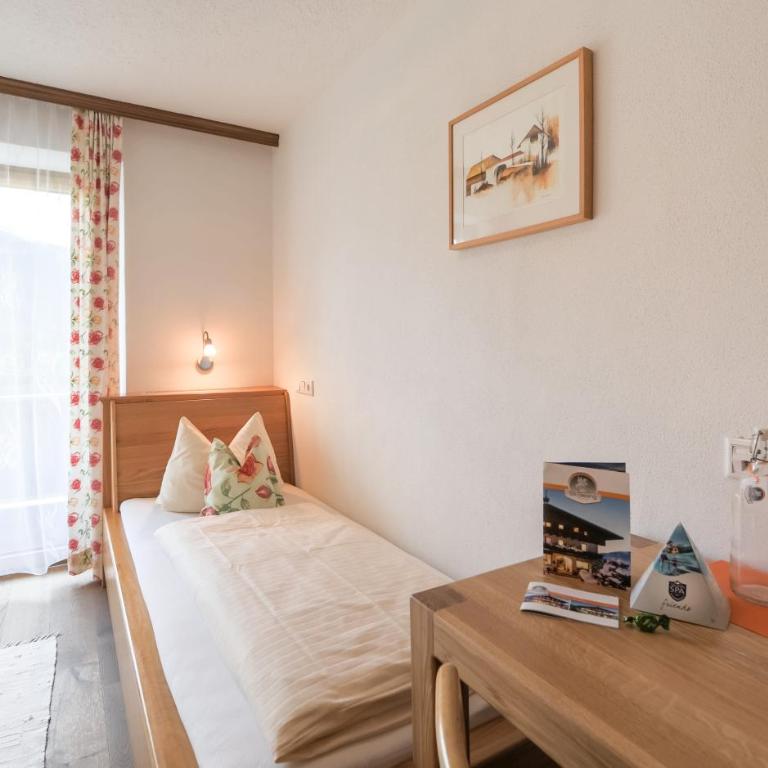 Simone's Platzerl - inklusive täglichem freien Eintritt Tauern Spa - nur 5 Gehminuten, Sommerkarte, privatem Garten mit Schwimmteich, Grill und Saunabereich - Einzelzimmer - 4