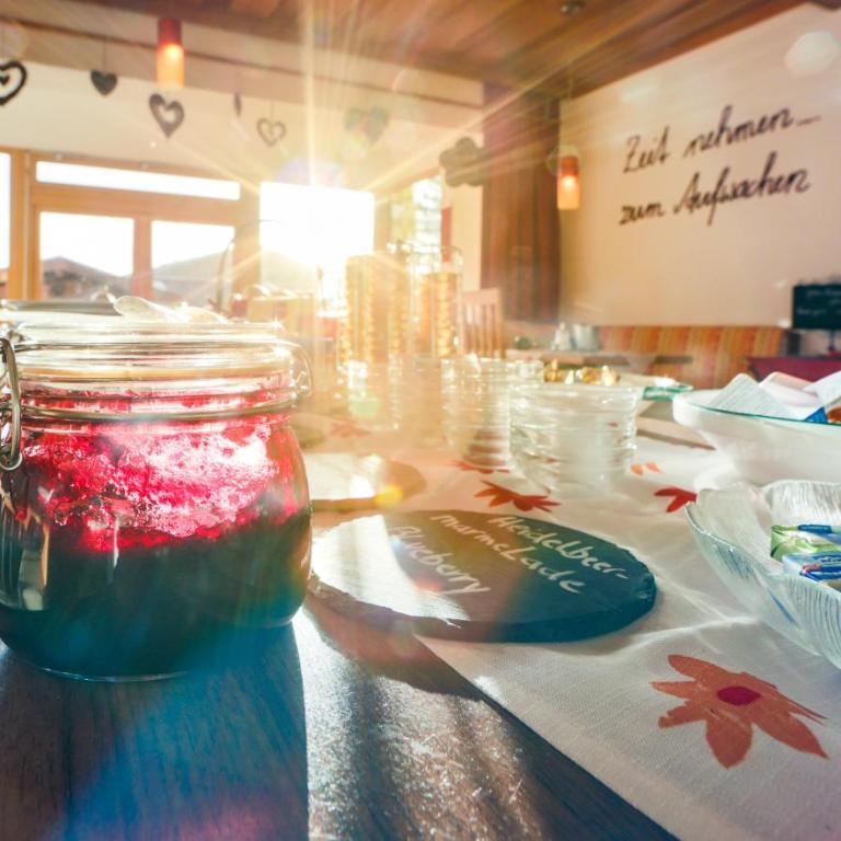 Simone's Platzerl - inklusive täglichem freien Eintritt Tauern Spa - nur 5 Gehminuten, Sommerkarte, privatem Garten mit Schwimmteich, Grill und Saunabereich - Einzelzimmer - 1