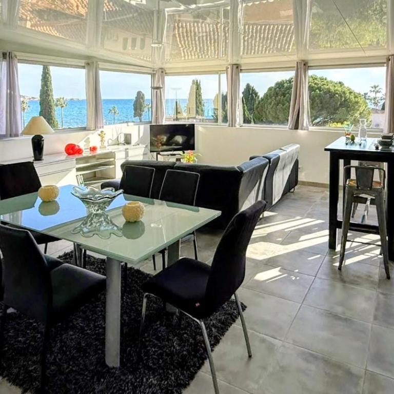VILLA SUPERBE VUE MER SUR LA BAIE DE BANDOL , 200 m des PLAGES - Haus mit 3 Schlafzimmern - 2