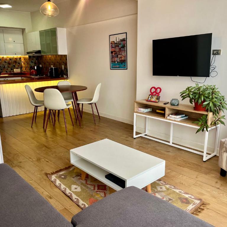 Duplex con piscina en Miraflores - Apartamento de 1 dormitorio - 11