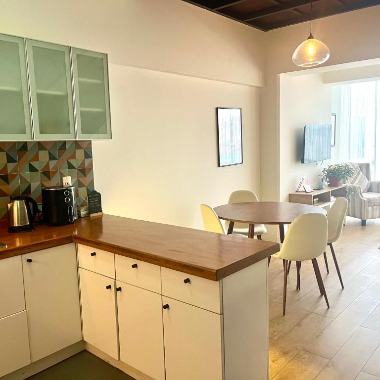 Duplex con piscina en Miraflores - Apartamento de 1 dormitorio - 8