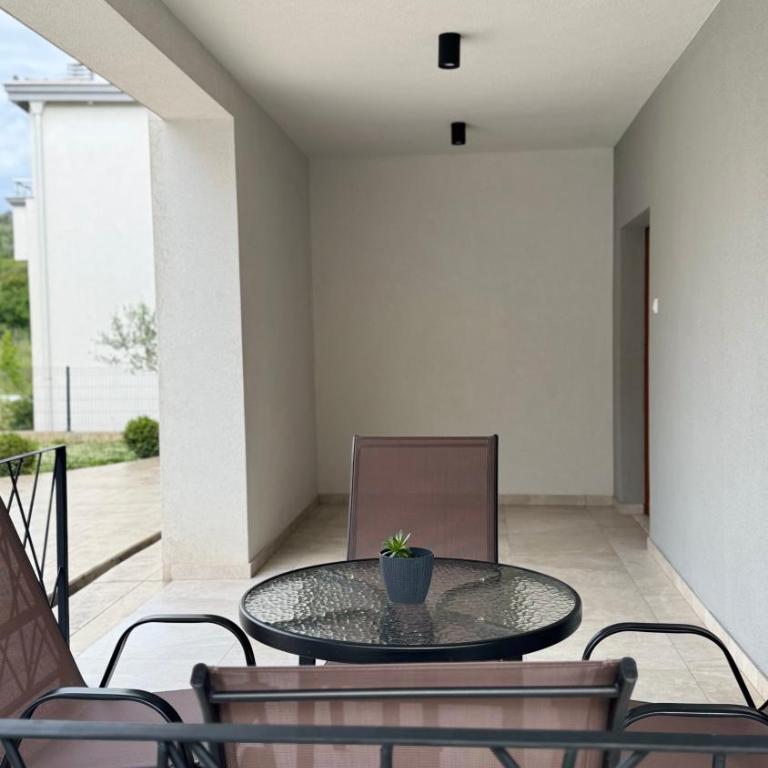 TS Yard Apartments - Studio with Terrace - 4