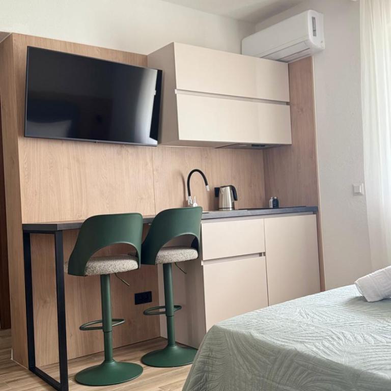 TS Yard Apartments - Studio with Terrace - 14