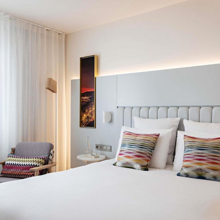 Croisette Beach Hotel Cannes - MGallery Collection - Chambre Lit Queen-Size Deluxe avec Balcon - 6