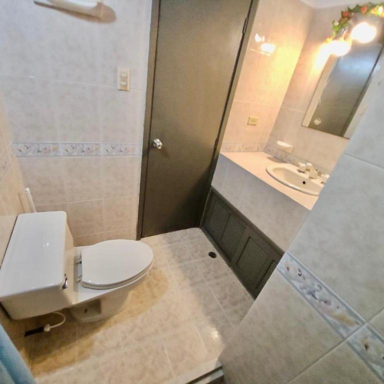 hermoso Apartamento caribeño Bocagrande, 2 habitaciones - Two-Bedroom Apartment with Balcony - 8