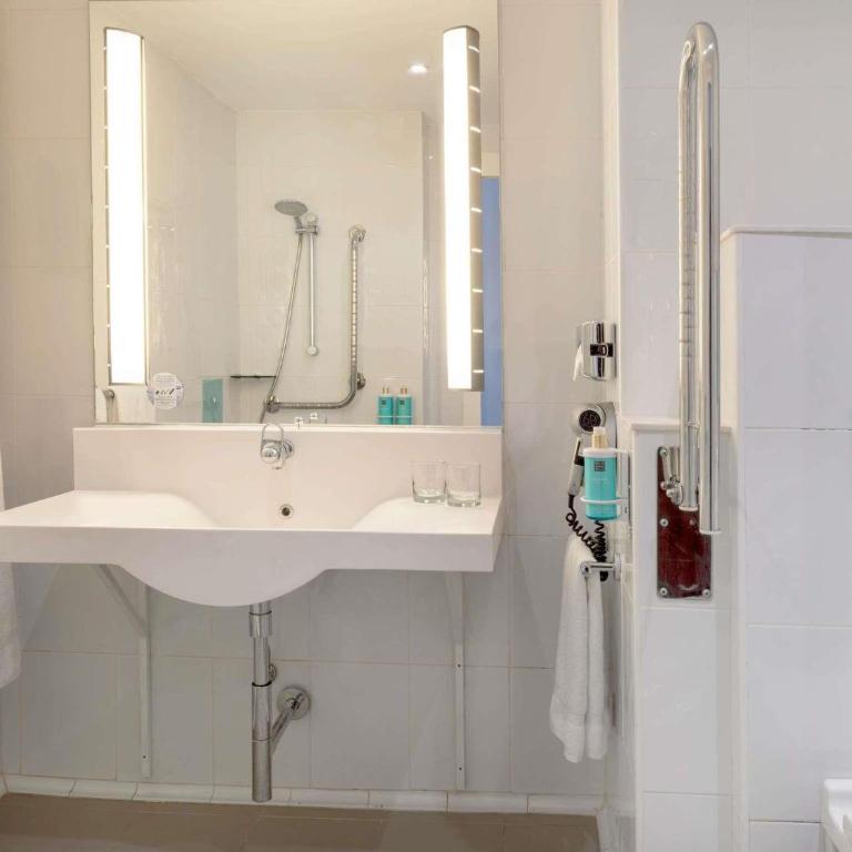 Novotel Campo De Las Naciones - Standard Twin Room - Mobility Access - Plaza Building - 3
