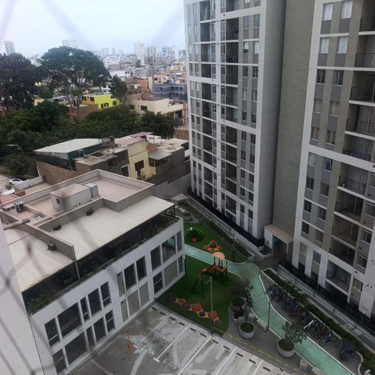 Dpto cerca Univ PUCP UNMSM y estadio San Marcos - Apartamento de 3 dormitorios - 1
