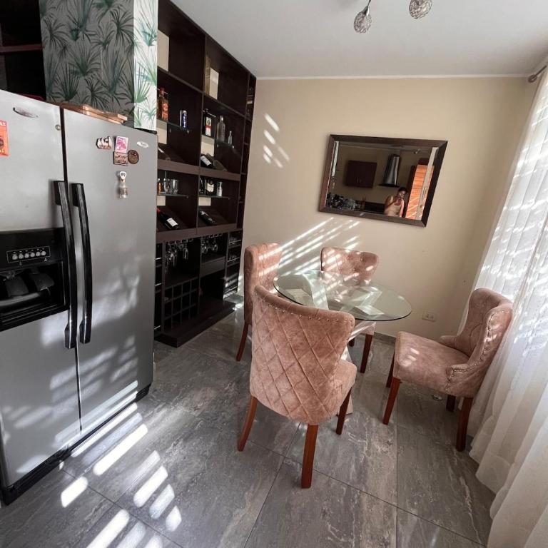 Casa de 3 pisos en Urbanización - Casa de 3 dormitorios - 13