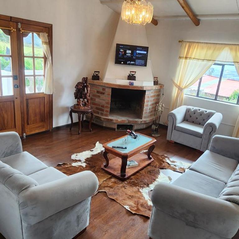 Hacienda San Nicolas de Cuicocha - One-Bedroom Chalet - 20