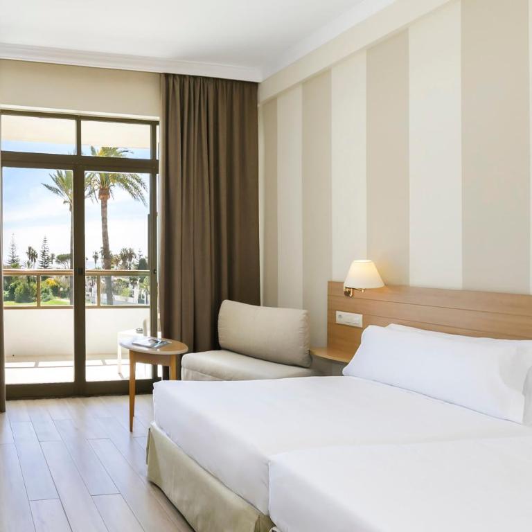 SOL by Meliá Marbella Estepona - Atalaya Park - Habitación Sol con vistas al jardín - 4