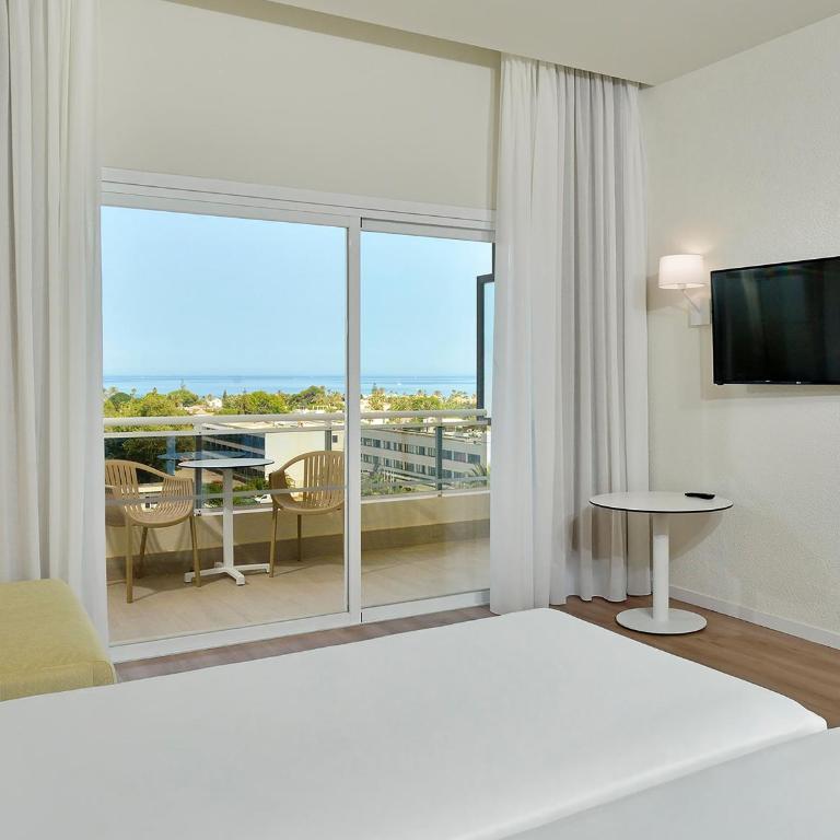 SOL by Meliá Marbella Estepona - Atalaya Park - Habitación Sol con vistas laterales al mar - 3