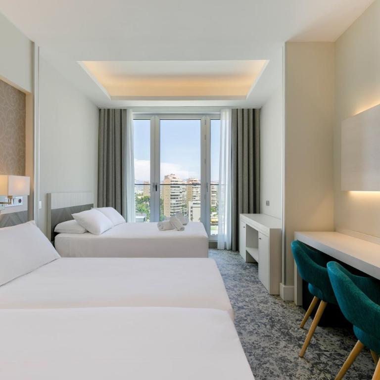 SOL by Meliá Torremolinos Don Pablo - Family Room - 3