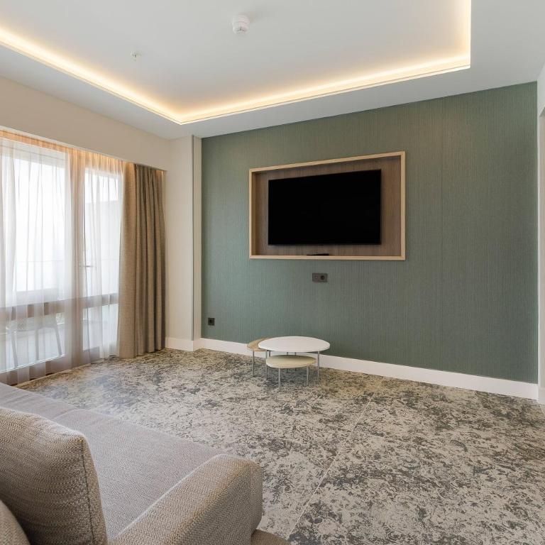 SOL by Meliá Torremolinos Don Pablo - Sol Suite Lateral Sea View (2 Adults + 2 Children) - 8