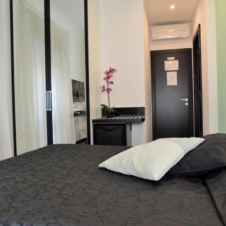 Capital Suite - Camera Matrimoniale Deluxe - 1