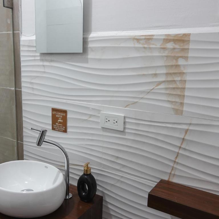 San Cristóbal Surf House lll - One-Bedroom Apartment - 37