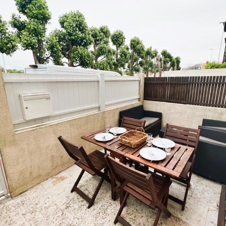 Cosy Town house with its beautiful terrace - Maison de Vacances - 10
