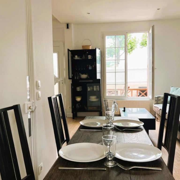 Cosy Town house with its beautiful terrace - Maison de Vacances - 11