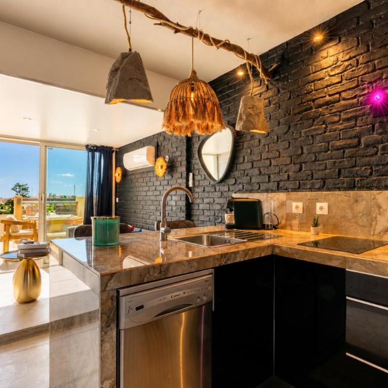 Le Too Hot - vue mer et terrasse à Port Nature - Village Naturiste - Appartement 1 Chambre - 10