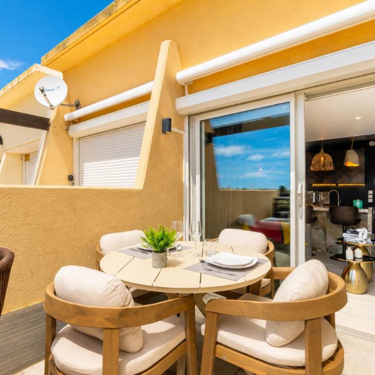 Le Too Hot - vue mer et terrasse à Port Nature - Village Naturiste - Appartement 1 Chambre - 5