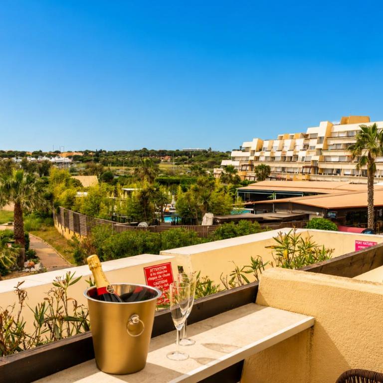 Le Too Hot - vue mer et terrasse à Port Nature - Village Naturiste - Appartement 1 Chambre - 23