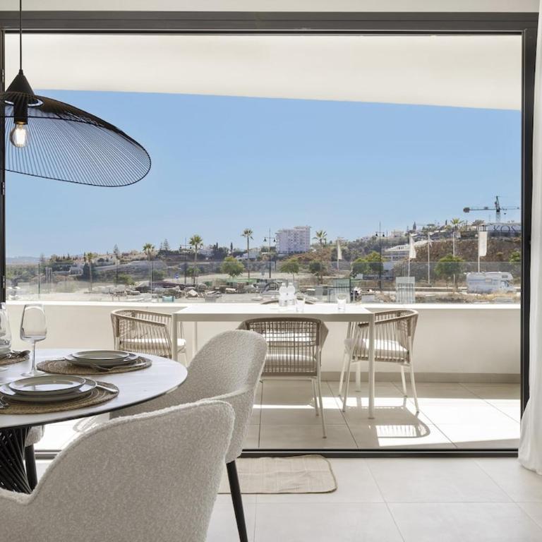 Modern Luxury Suite with Terrace in Higueron - Apartment - 1