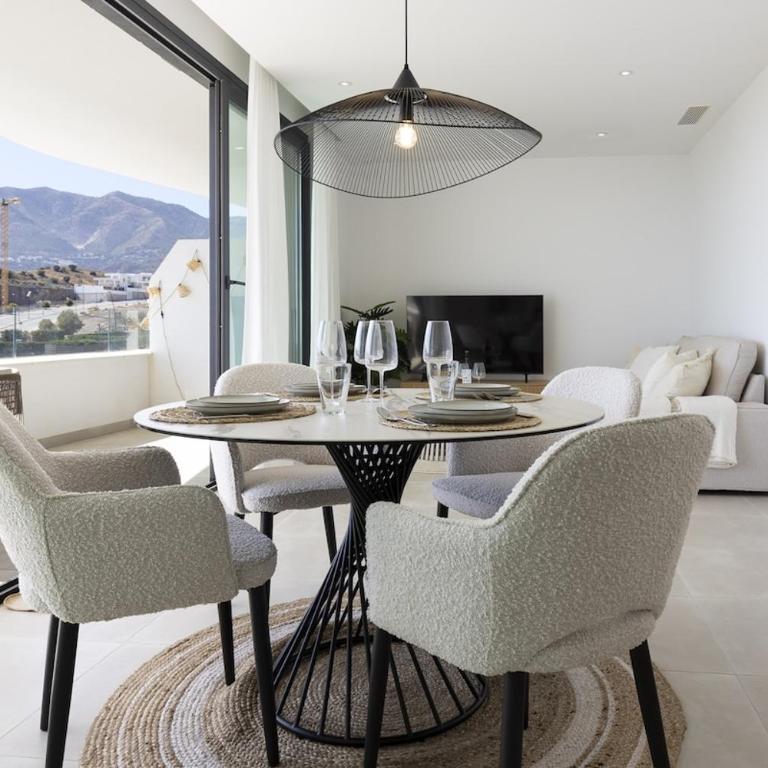 Modern Luxury Suite with Terrace in Higueron - Apartment - 3