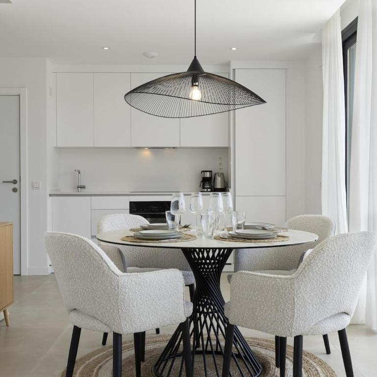 Modern Luxury Suite with Terrace in Higueron - Apartment - 4