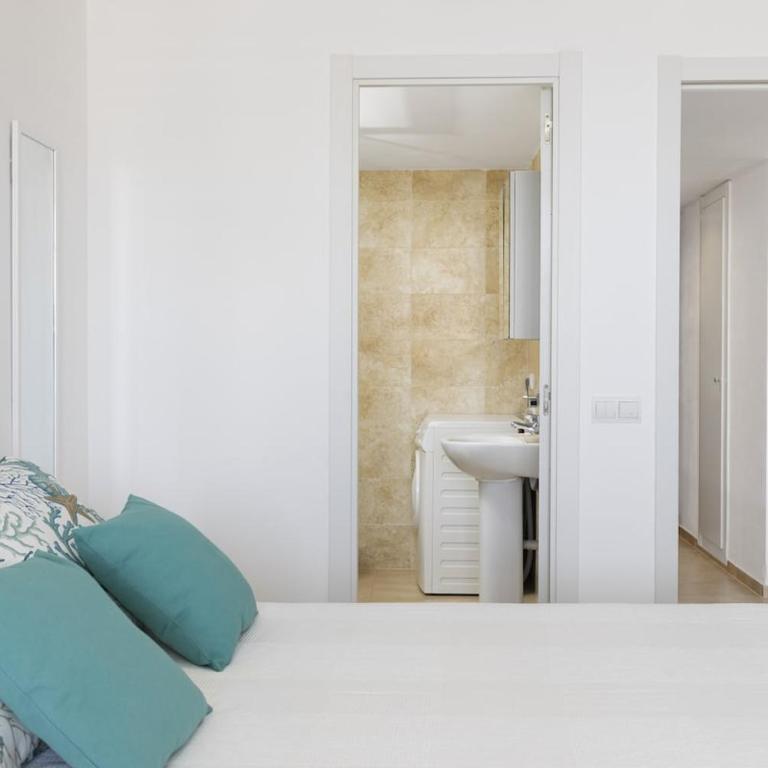 Prime Location Apartment with Seaviews - Apartamento - 22