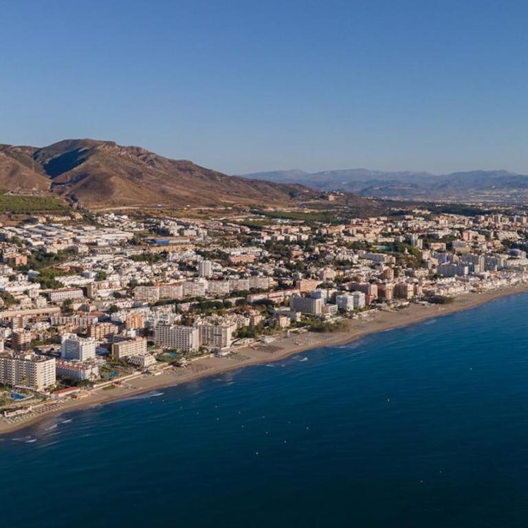 Prime Location Apartment with Seaviews - Apartamento - 34