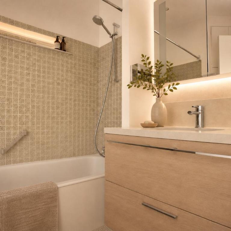 Spacious 3-Bedroom Apartment in the Heart of Montorgueil - Three-Bedroom Apartment - 10