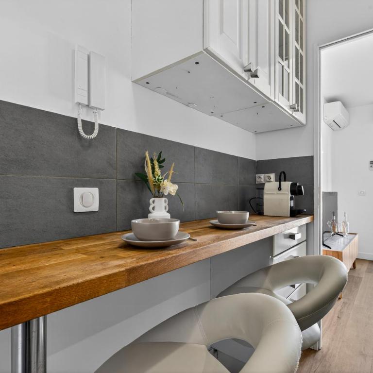 Studio dans le centre de Menton avec balcon et clim - Studio with Balcony - 9